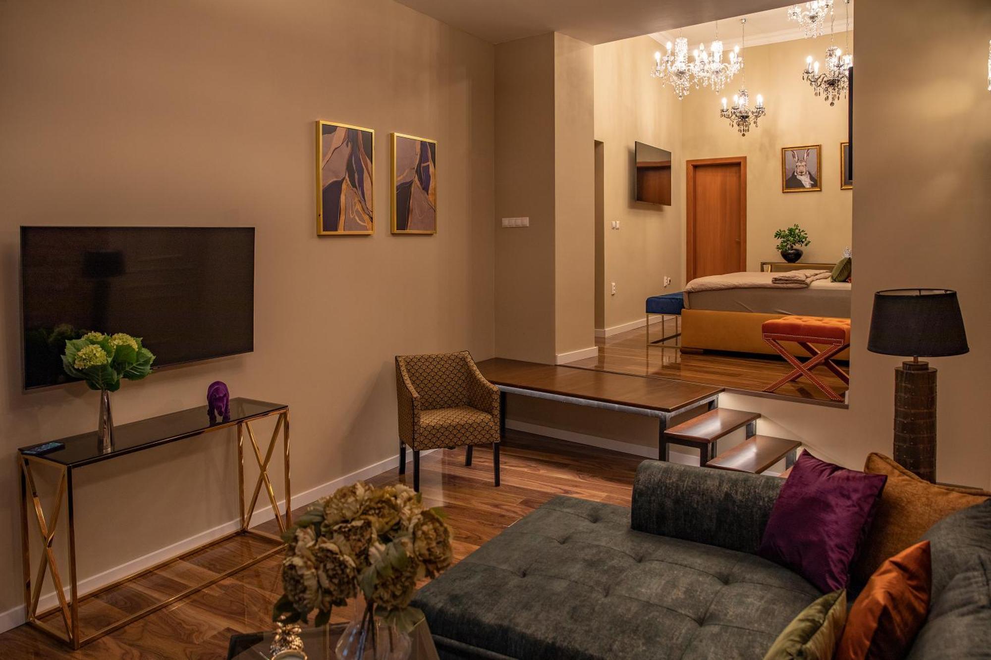 Hotel Capital With Private Wellness Нитра Екстериор снимка