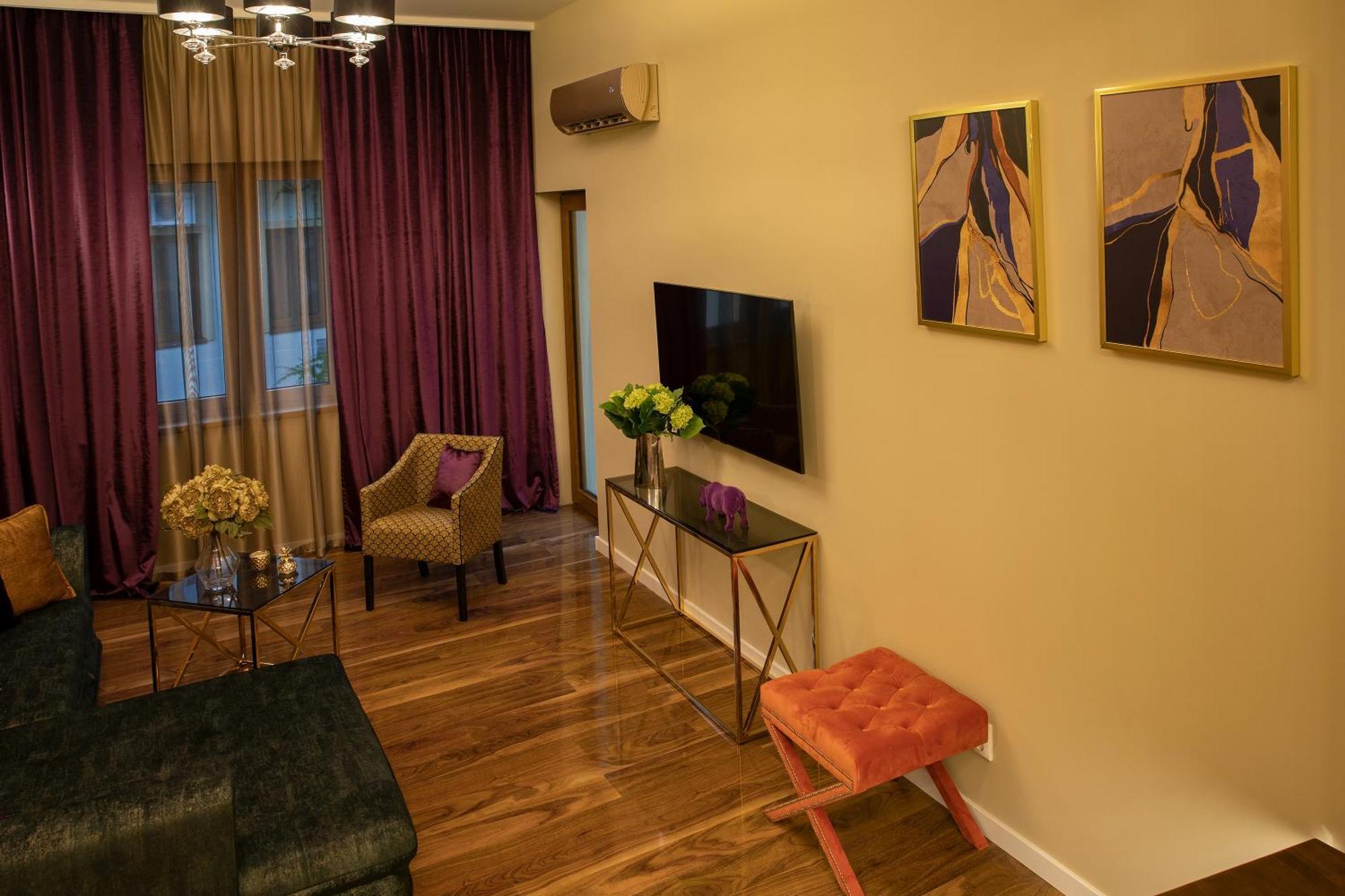 Hotel Capital With Private Wellness Нитра Екстериор снимка