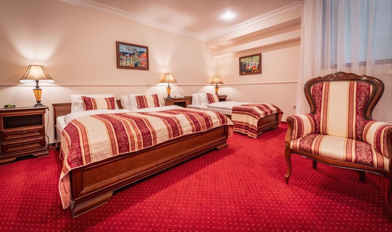 Hotel Capital With Private Wellness Нитра Екстериор снимка