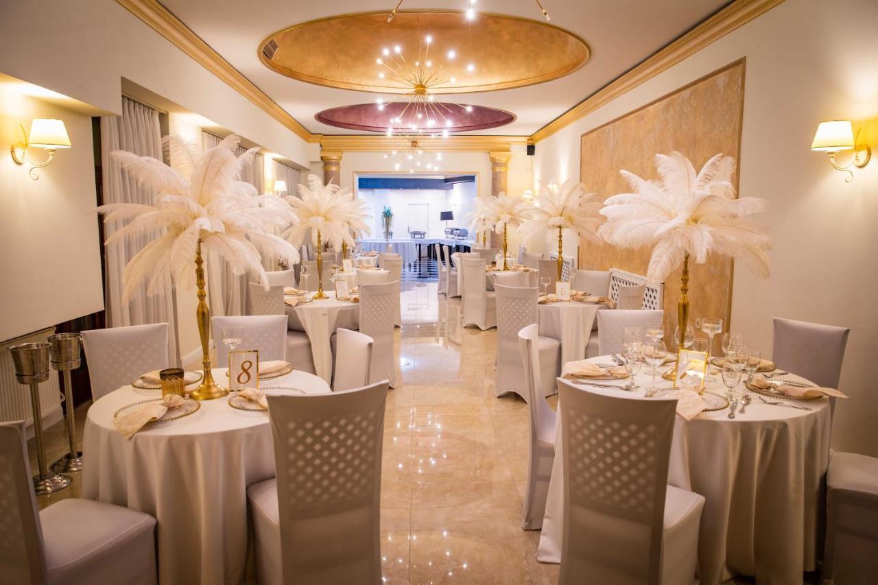 Hotel Capital With Private Wellness Нитра Екстериор снимка